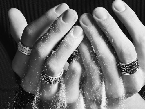 قصة المجموعة المقدسة